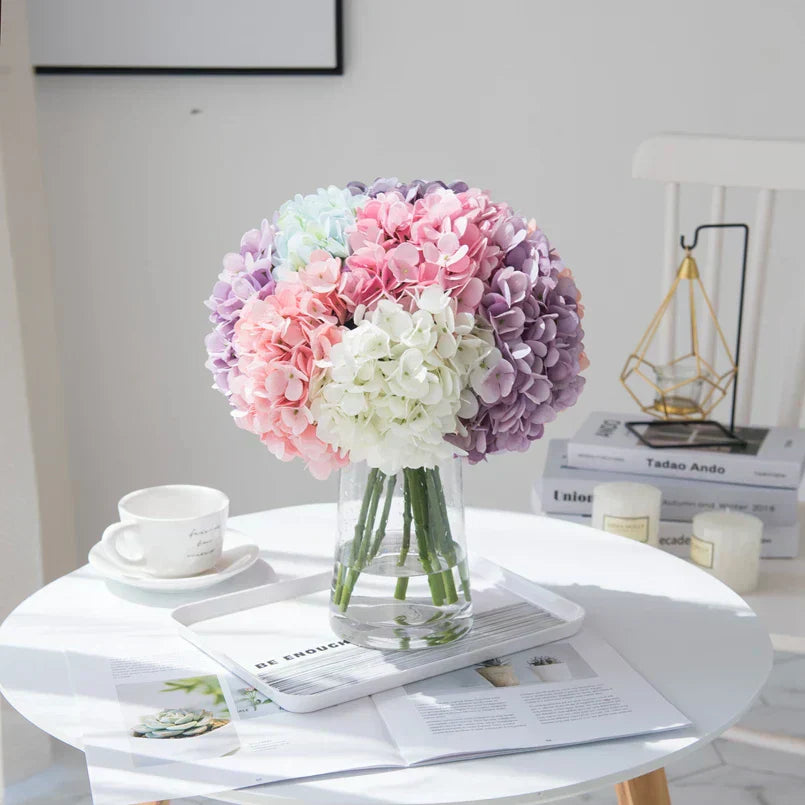 Fresh flower bouquet in Los Angeles with care tips for keeping flowers vibrant in warm L.A. heat by Zelena Flora