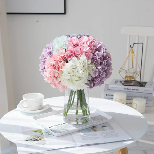 Fresh flower bouquet in Los Angeles with care tips for keeping flowers vibrant in warm L.A. heat by Zelena Flora