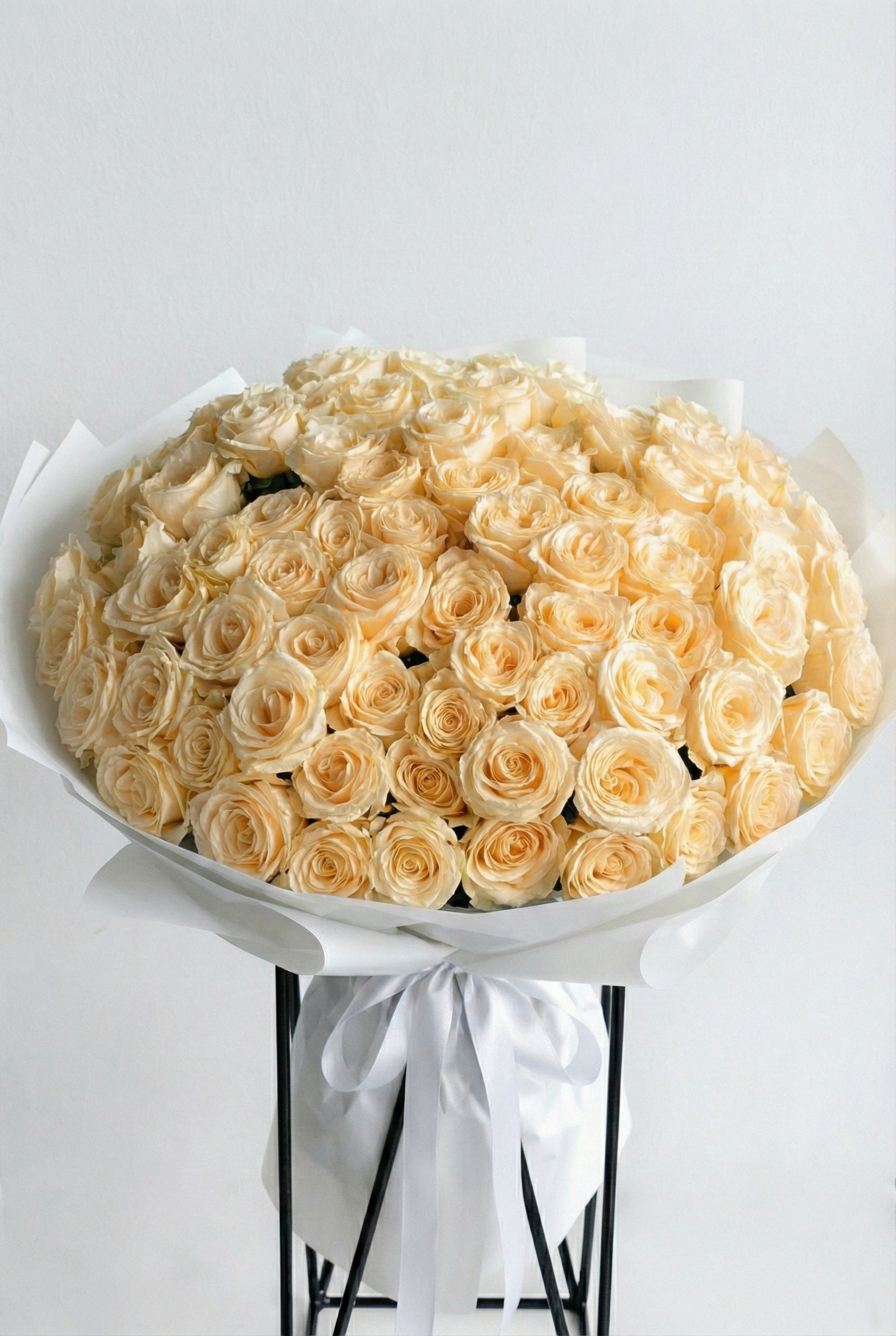 Long Stem Roses Bouquet by Zelenaflora | Luxury Roses LA – Zelena