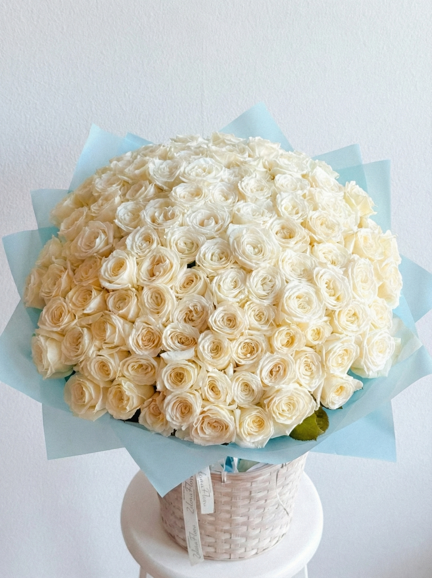 Long Stem Roses Bouquet by Zelenaflora | Luxury Roses LA – Zelena