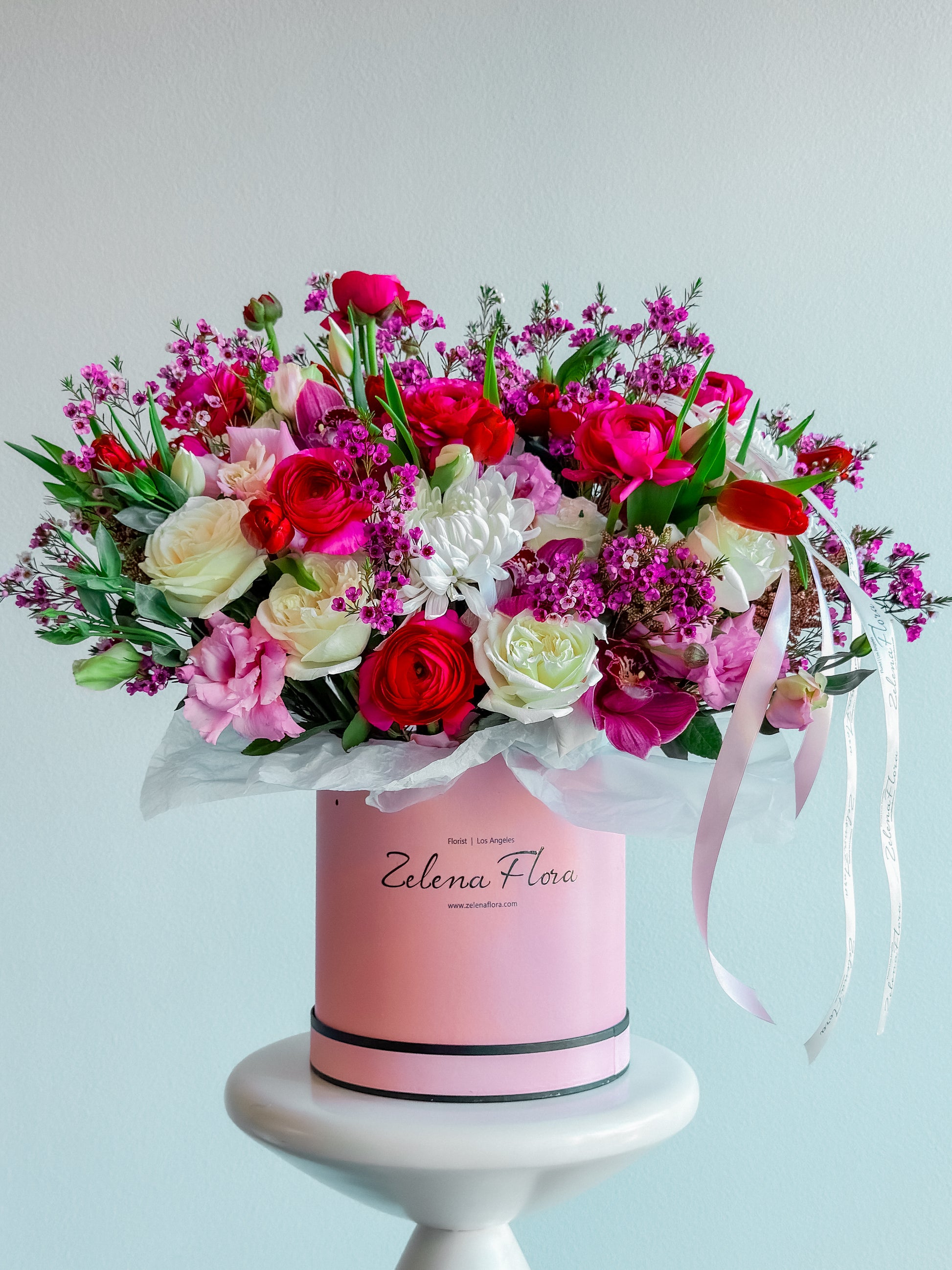 Wonder Mom by Zelena Flora, a romantic spring floral box in pink, white, red, and berry tones designed for Mother’s Day and elegant gifting in Los Angeles.