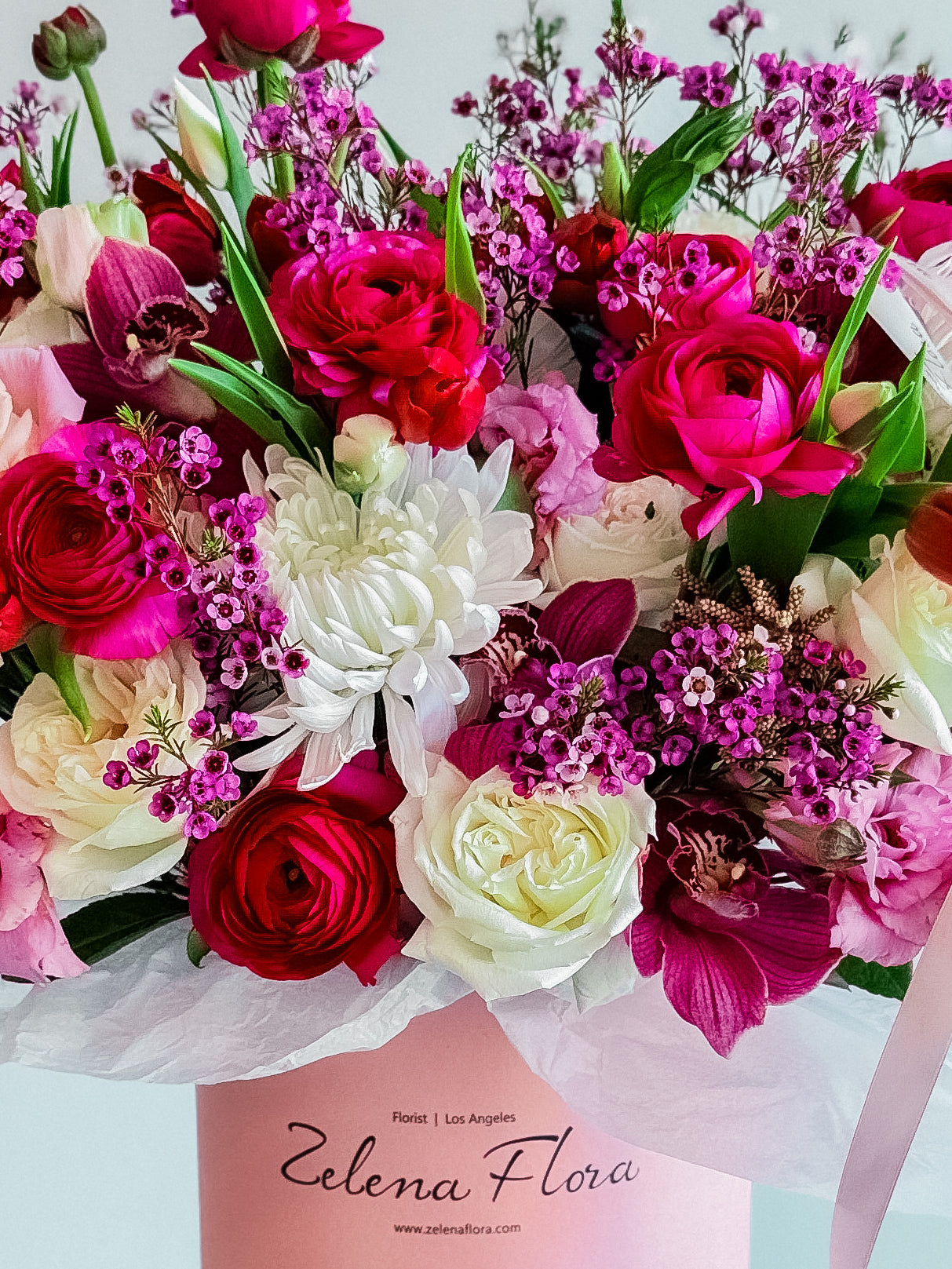 Wonder Mom by Zelena Flora, a romantic spring floral box in pink, white, red, and berry tones designed for Mother’s Day and elegant gifting in Los Angeles.