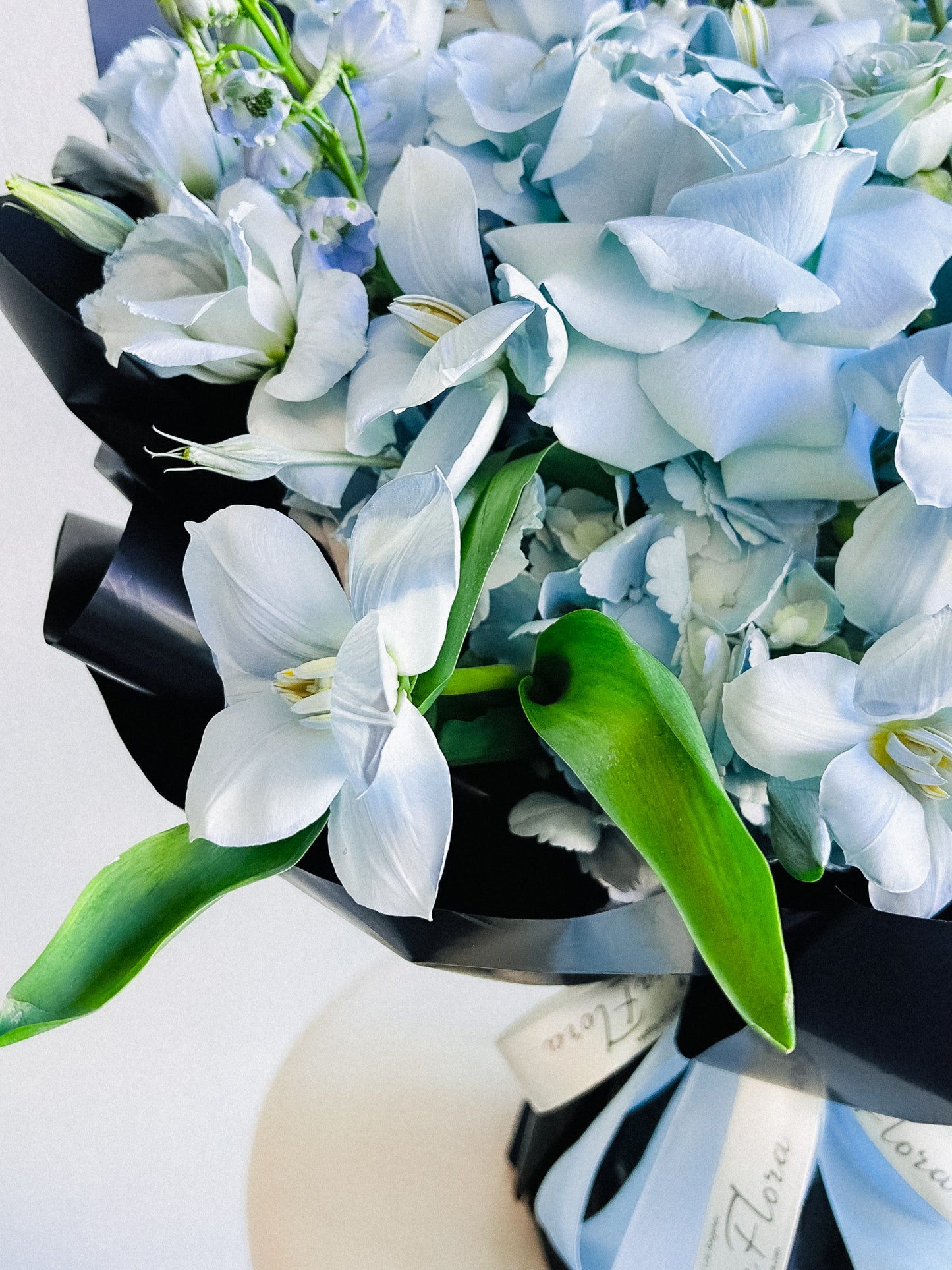 Handcrafted seasonal premium flowers bouquet Aura Sky by Zelena Flora Los Angeles